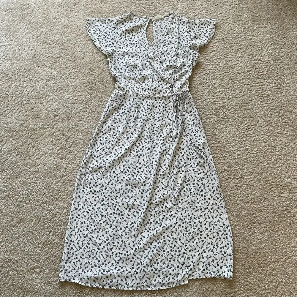 Sienna Sky Floral Faux Wrap Maxi Dress Medium - Picture 7 of 12